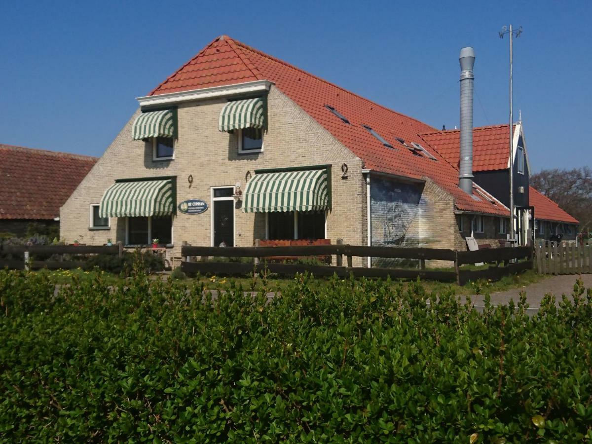 De Cyprian Bed & Breakfast Kaard Exteriér fotografie